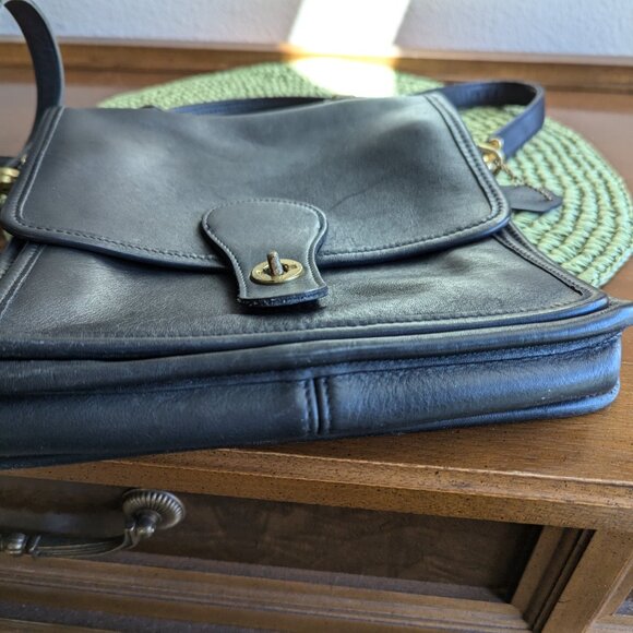 Coach Vintage Black DOP-5130 Station Leather Crossbody With Turnlock Closure - Picture 7 of 10